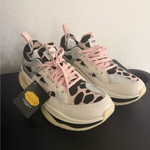 BrandBlack Saga 130 Sneakers white silver pink, NWT, Size 8.5